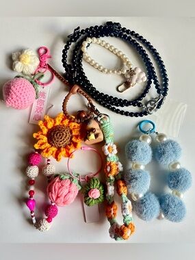 Crochet Keychain Bag Charm Bundle | Capybara, Flowers, Peach, Pom Pom DIY